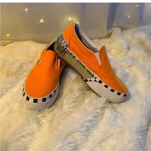 Classic Vans Off the Wall Slip-On Canvas Women’s Sneakers